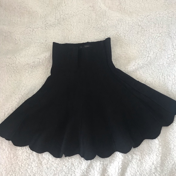 Black Mini Scalloped Skirt - Picture 4 of 4